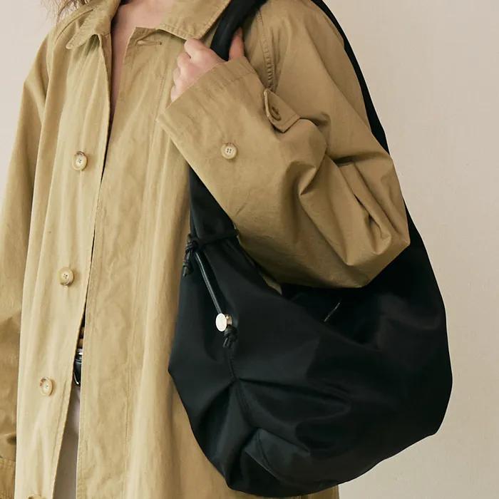 Clock nylon shoulder bag Black