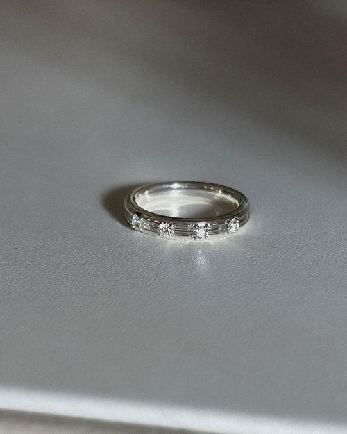 EveryDay Diamond!  R (Bold)