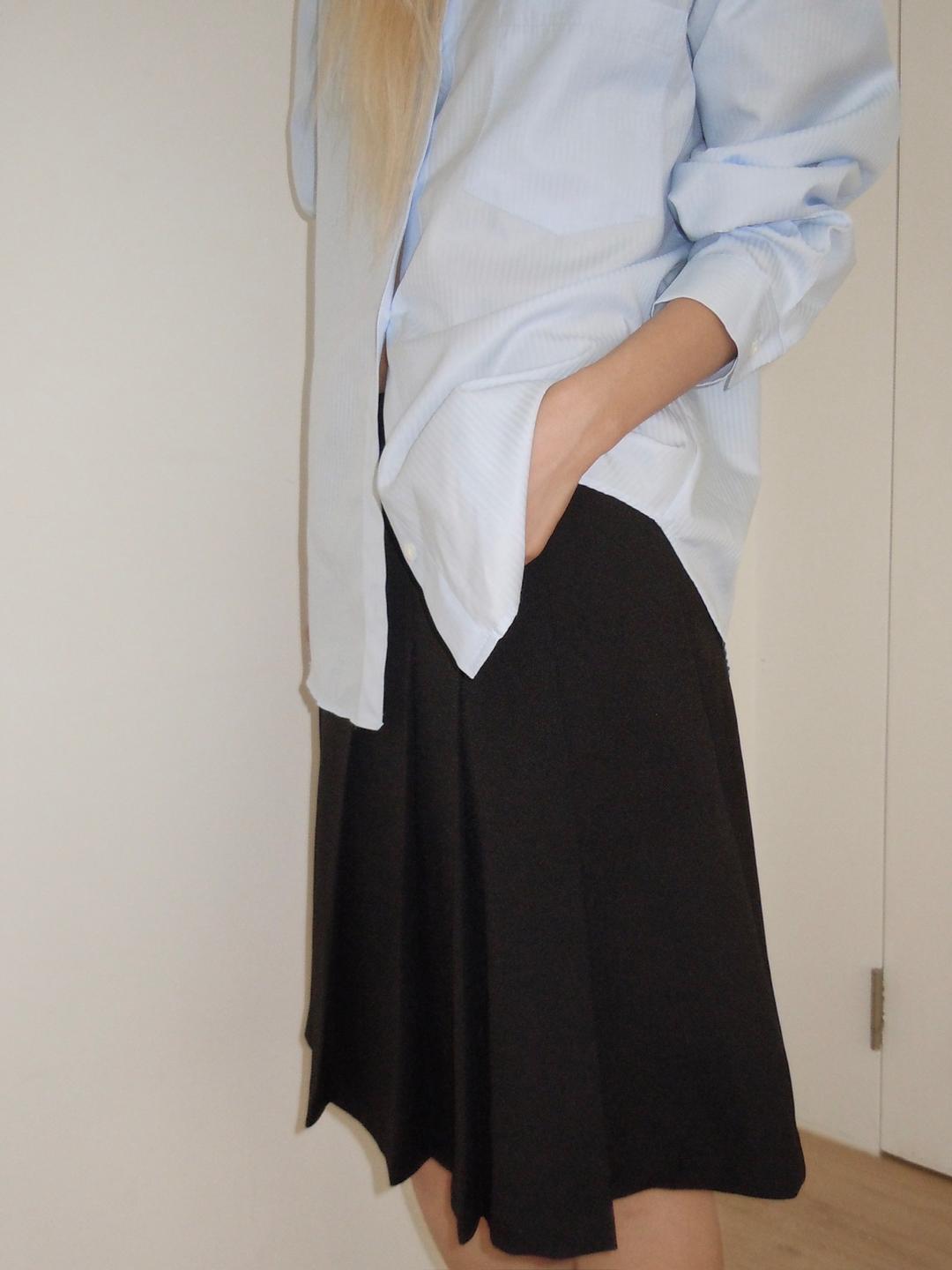 Classic pleats midi skirt