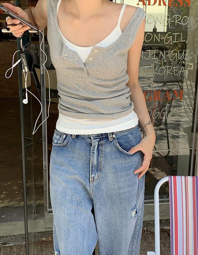 Snap u-neck sleeveless
