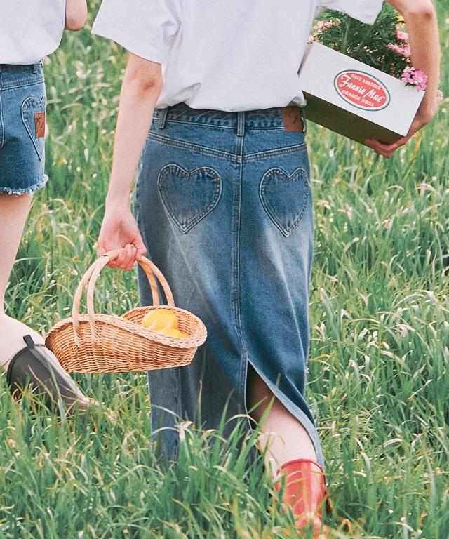 BACK HEART POCKET DENIM SKIRT LIGHT BLUE