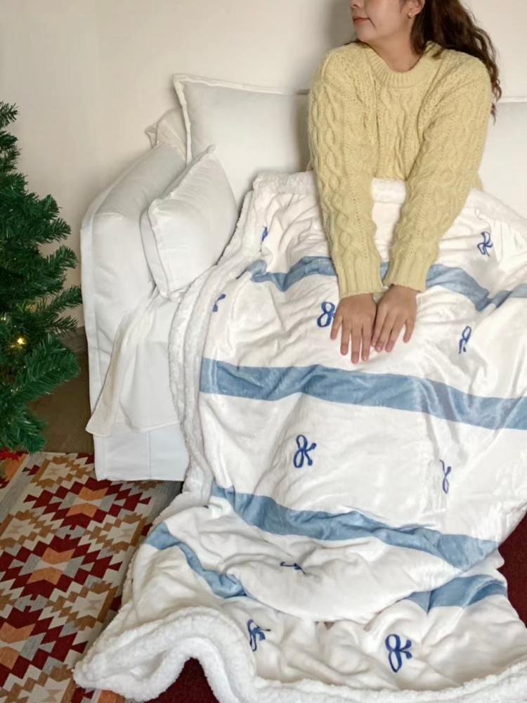 3TYPE 러블리 블루 리본 후리스 담요 키치 블랭킷