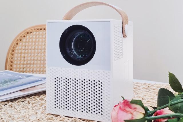 [단독특가] BT-750F FHD 가정용 캠핑용 휴대용 무선미러링 스마트빔  미니빔프로젝터