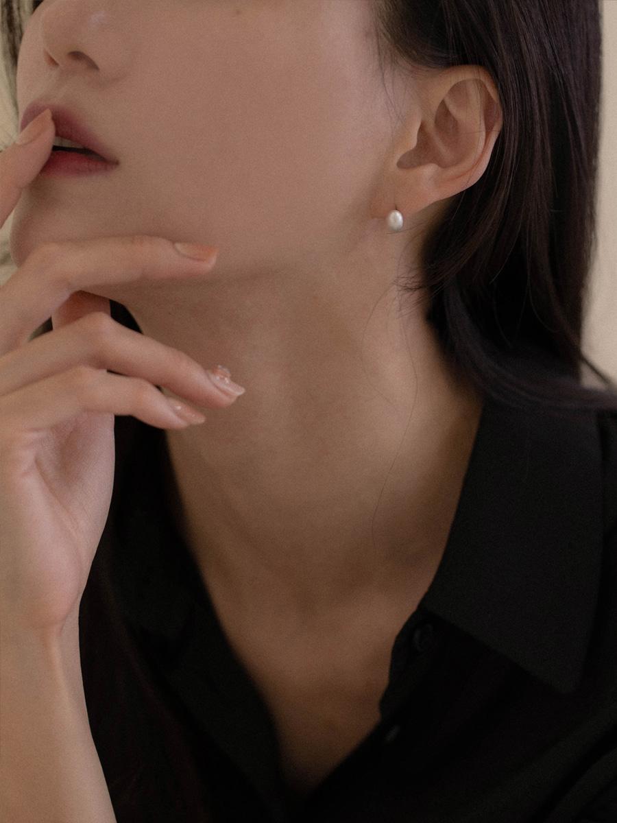 미니 매트볼 귀걸이