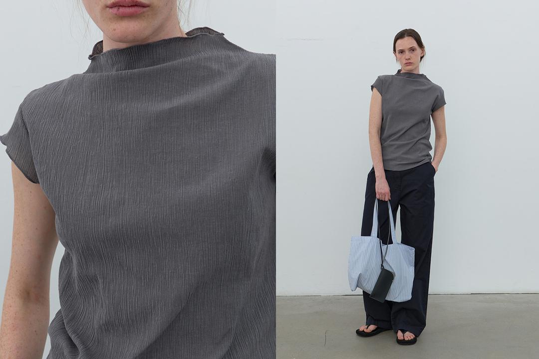 Pleats mock neck top (dark gray)