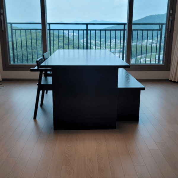 RA311 DINING TABLE