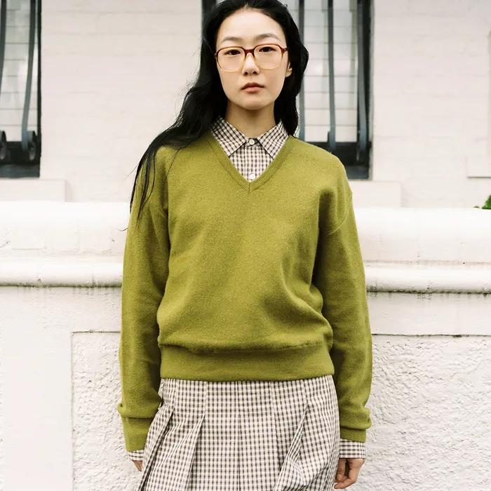 Club V-Neck Knit (Parsley Green)