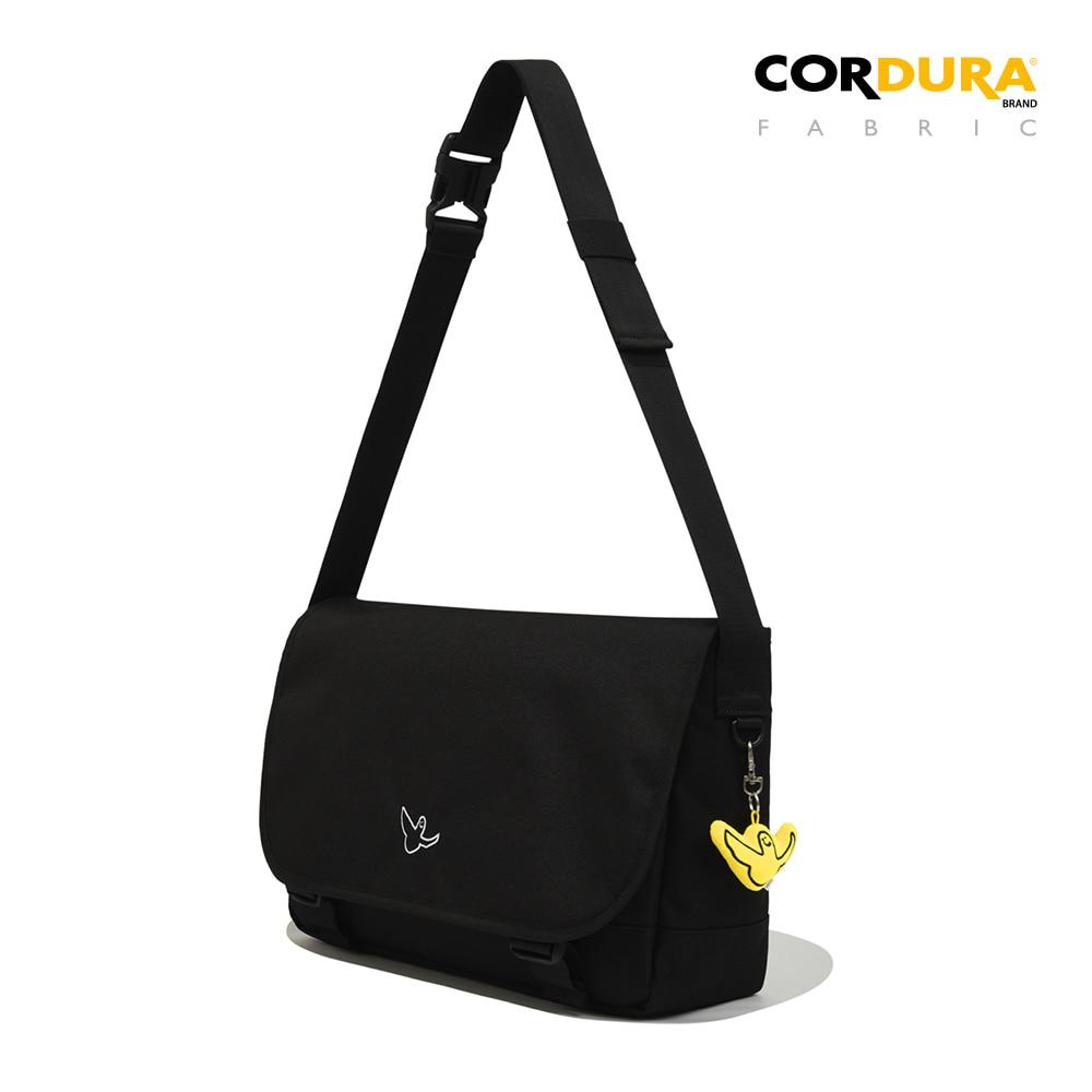 [24SS] 로고 메신저백 블랙