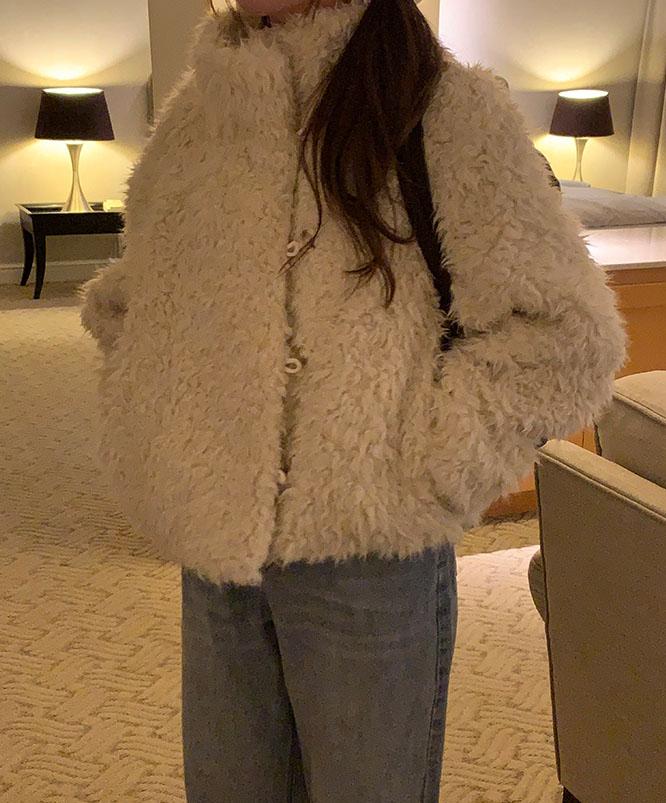 니어웨어 [⛄겨울신상] 드런 베이비 퍼자켓 (2color)/퍼코트/털자켓/겨울아우터/연말룩/하프코트/데이트룩/하객룩/숏코트/뽀글이/무스탕