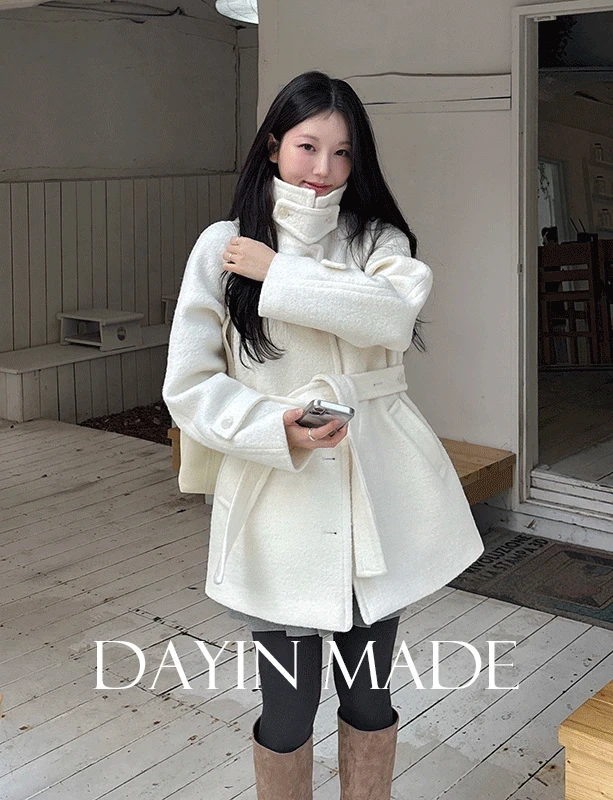 [MADE/wool100%] 오뜨 부클 하이넥 벨트 하프 코트