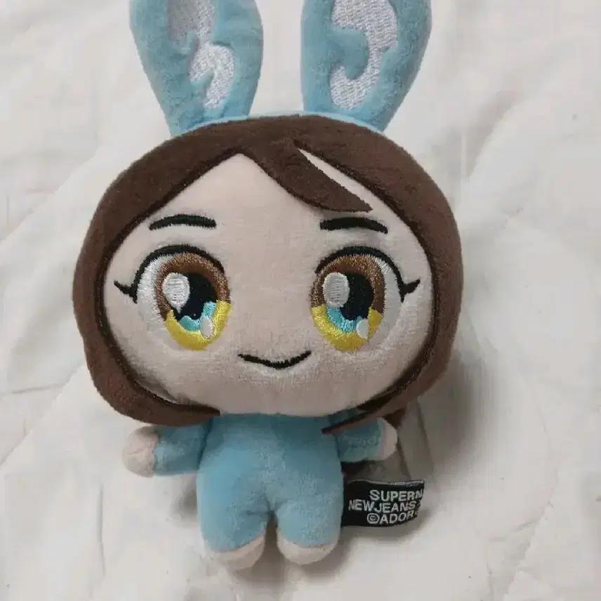 뉴진스 민지 무라카미 인형