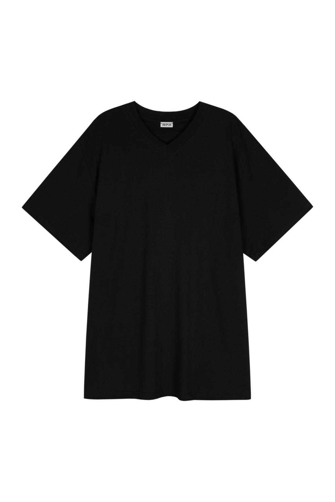 V NECK OVER T-SHIRTS (BLACK)