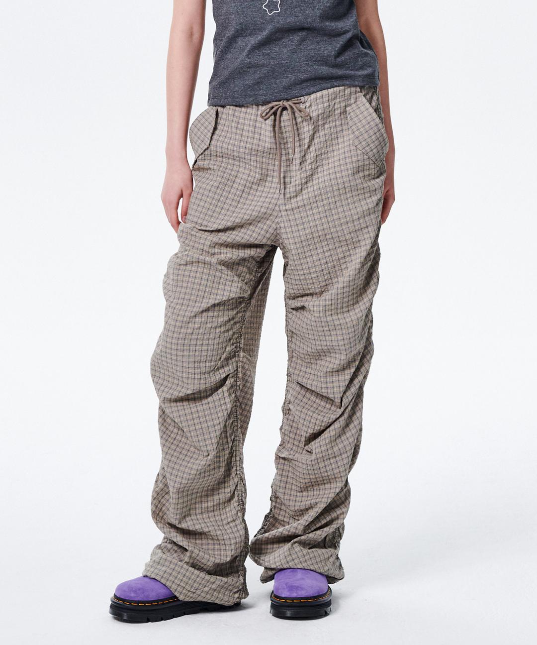 CHECK SHIRRING PARACHUTE PANTS [BROWN] *05월 23일 예약배송