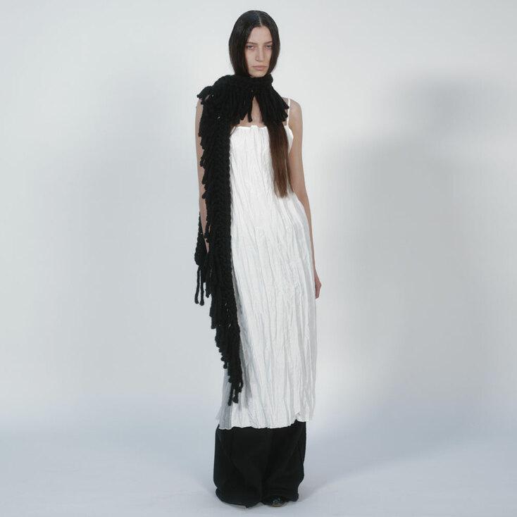 HANDMADE FRINGE SCARF IN BLACK