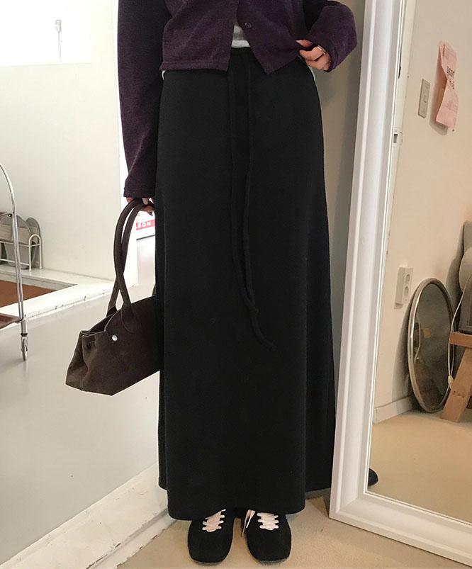니어웨어 [⛄겨울신상] 딘느 밴딩 롱스커트 (2color) 레이어드/밴딩롱치마/밴딩치마/끈스커트/쭈리/롱치마/트임스커트/골지스커트