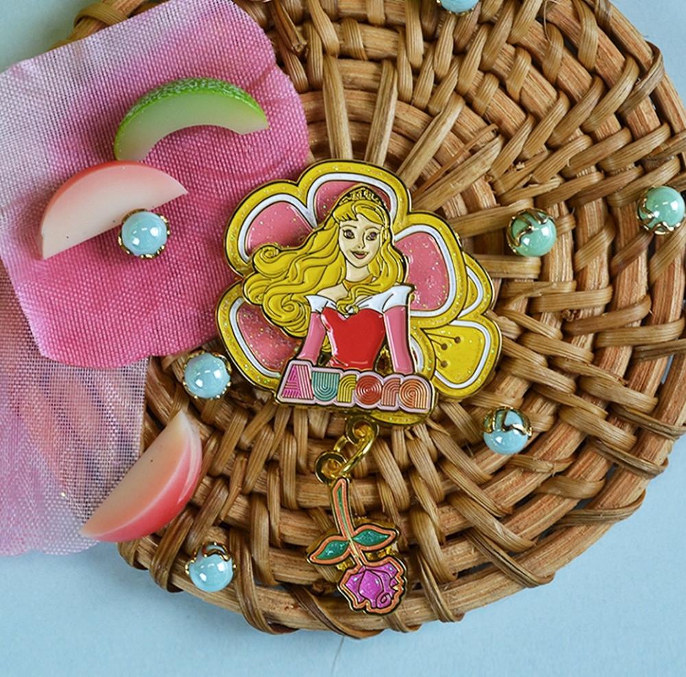 디즈니 오로라 핀뱃지 잠자는숲속의공주 Sleepingbeauty 디즈니뱃지 프린세스 이중 뱃지 Disney Princess Badge