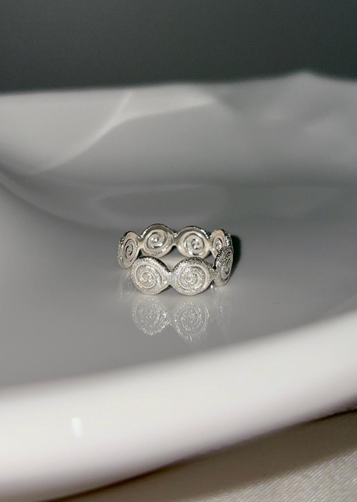 glitter spiral open ring