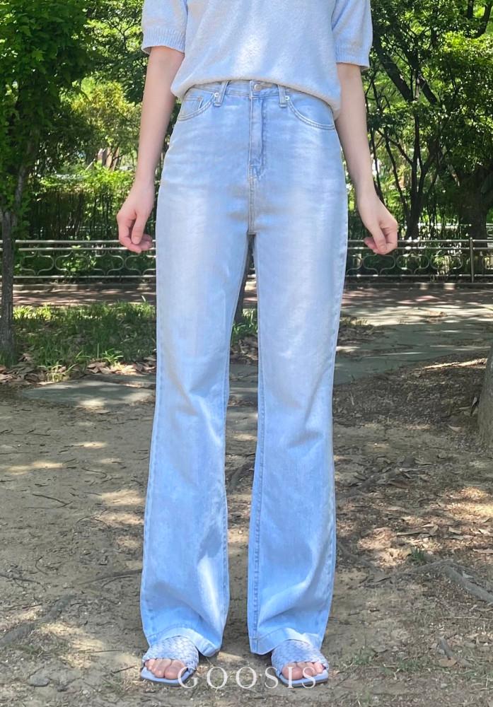 [♥여름ver] 페미닌 연청 얇은원단 여유핏 세미부츠컷 데님 (1color)