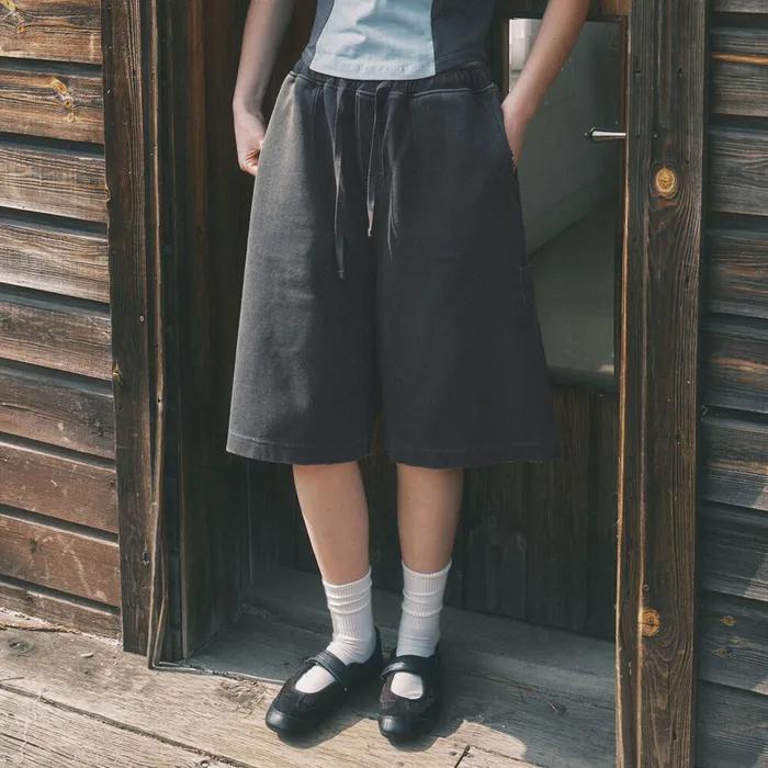 자수아트웍 버뮤다 스웻 팬츠_차콜