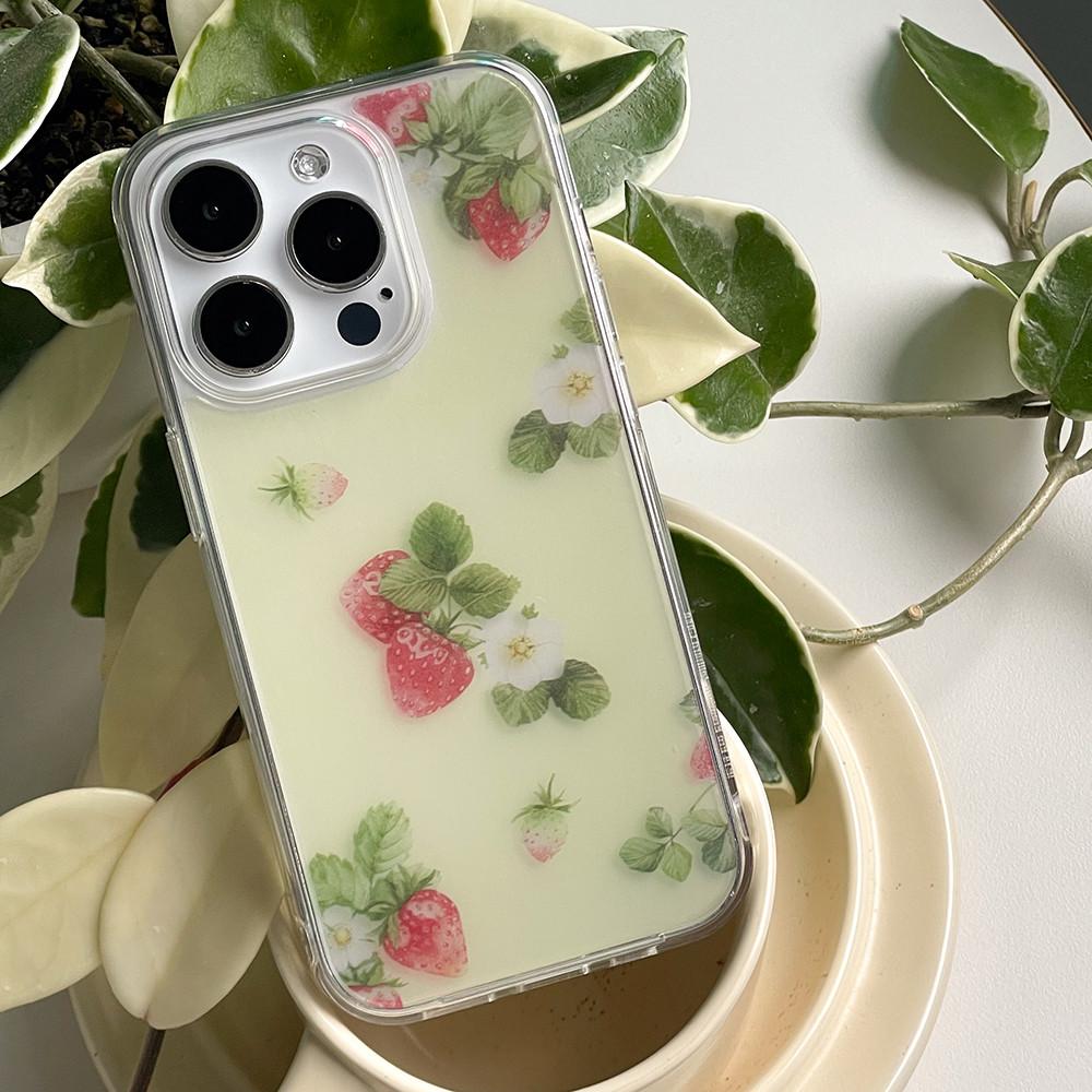 yellow strawberry pattern case / 옐로우 딸기 반투명 젤 하드 케이스