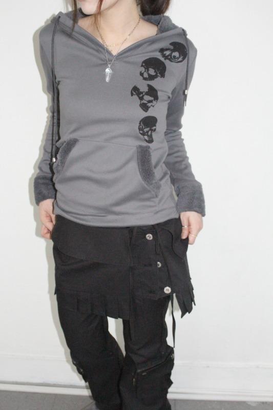 skull hoody tee