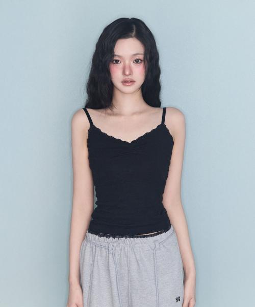 FLOWER EMBOSSED SLEEVELESS BLACK