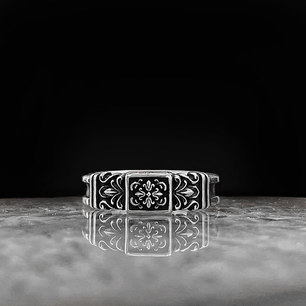 square acanthus ring
