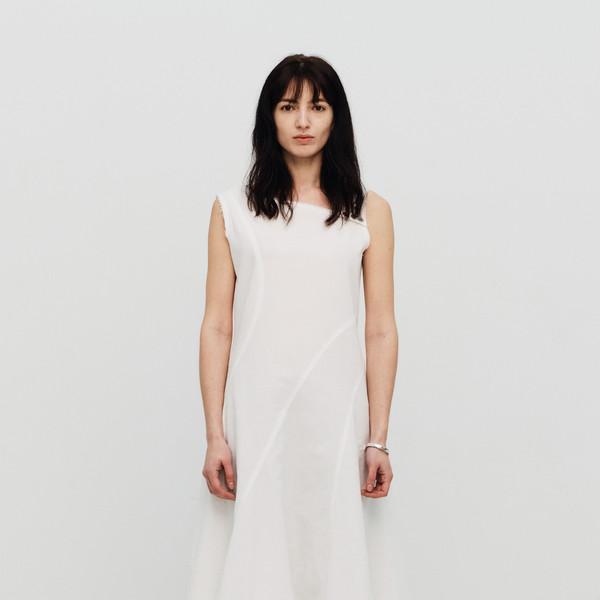 ASYMMETRIC CUT SNAP COTTON MAXI DRESS (WHITE)