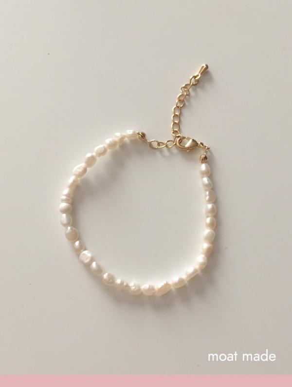 full bracelet (moat made)
