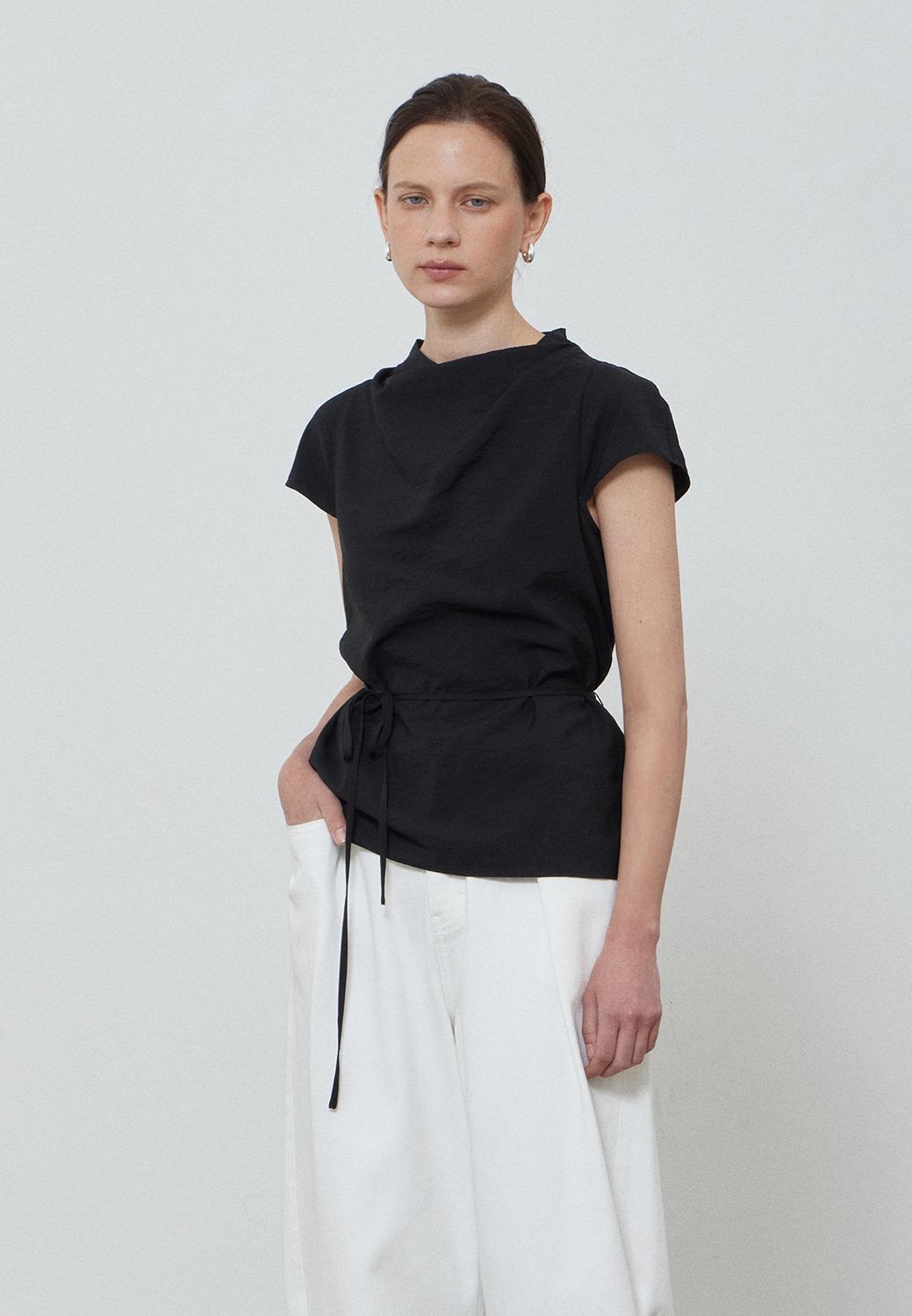 NOTIA - [5/23 예약배송] DRAPE CAP SLEEVE BLOUSE - BLACK