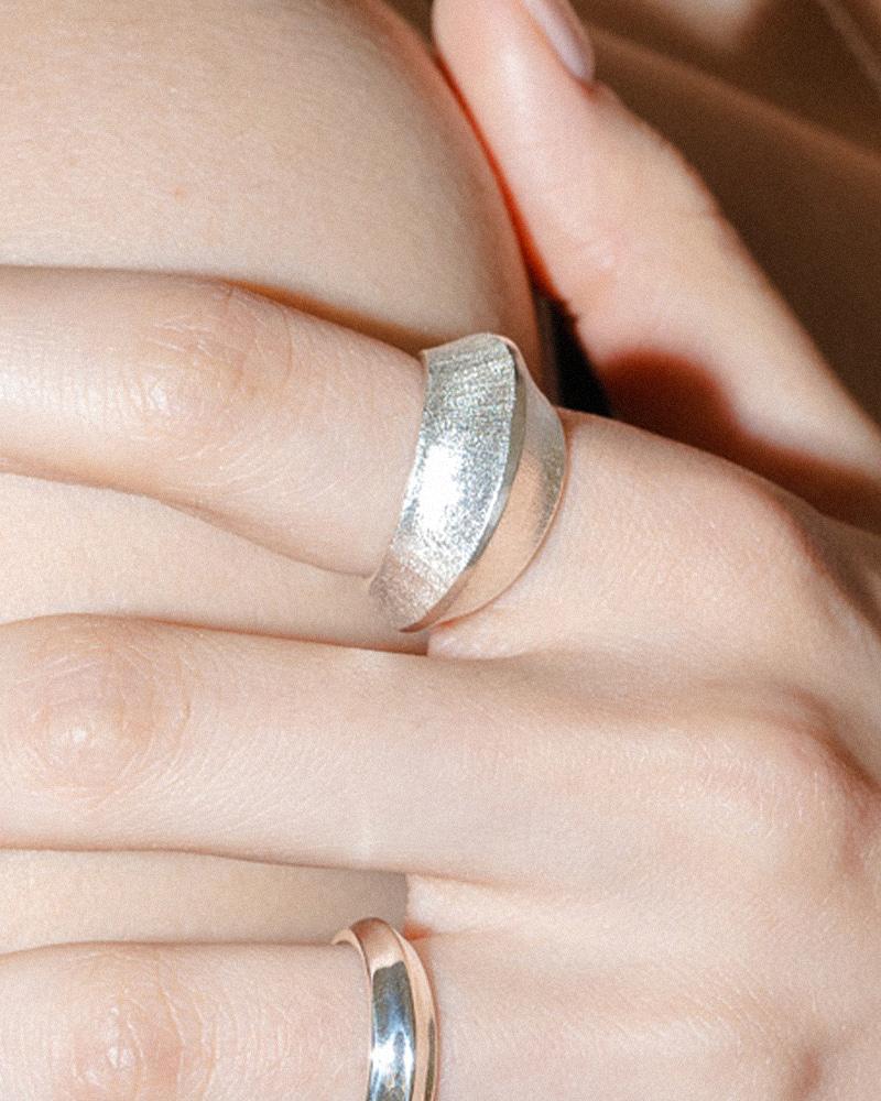 Poise Ring (bold)