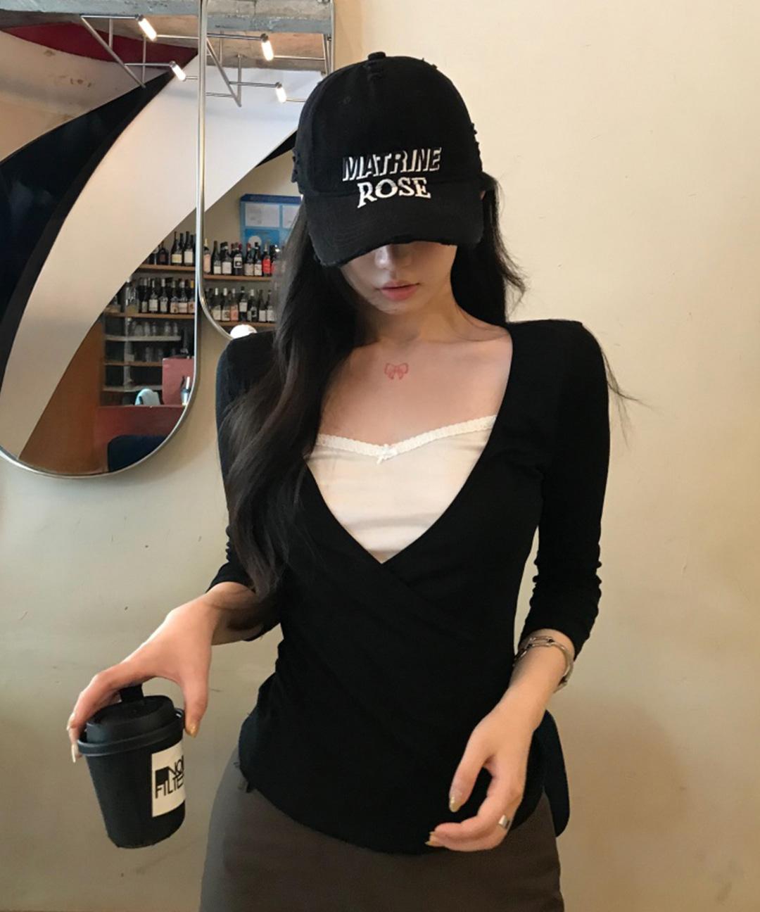 로스트체리 [쇄골강조❣️/볼륨업핏][일체형] 사키나 레이스 브이넥 배색 7부 긴팔 레이어드 티셔츠