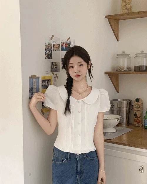 [데이트룩/소개팅룩💖]  둥근 카라 콩단추 퍼프 블라우스