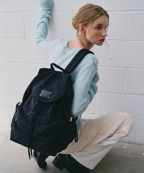 Fluffy String Backpack (dot black)