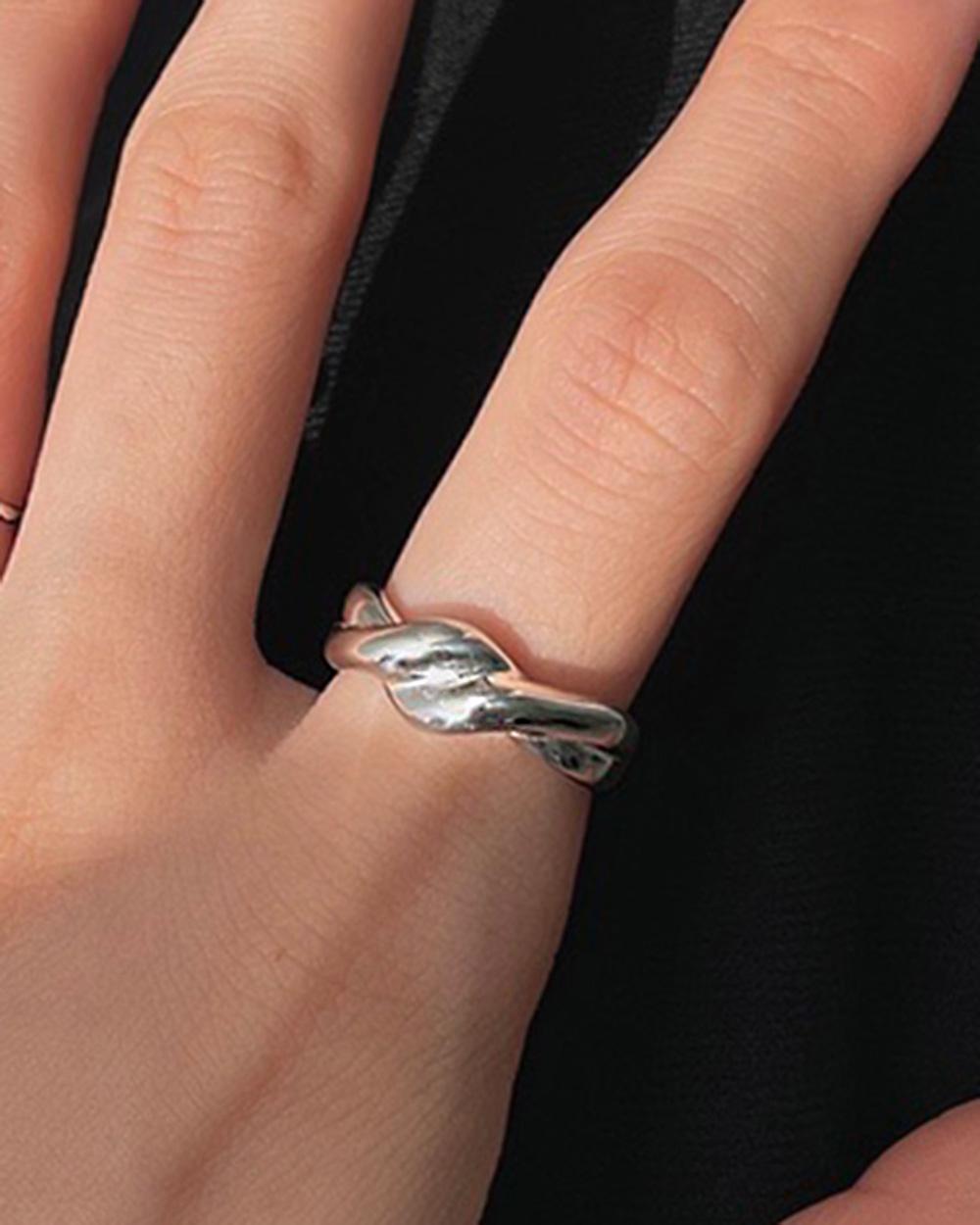 볼드 꼬임 매듭 포인트 반지 / R-182. 925 silver
