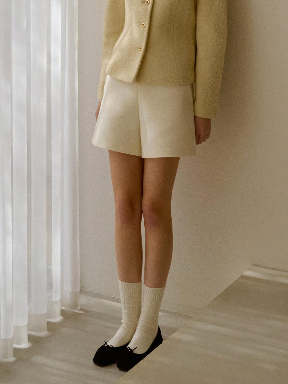 LEA high-rised fit&A mono tweed shorts_Cream