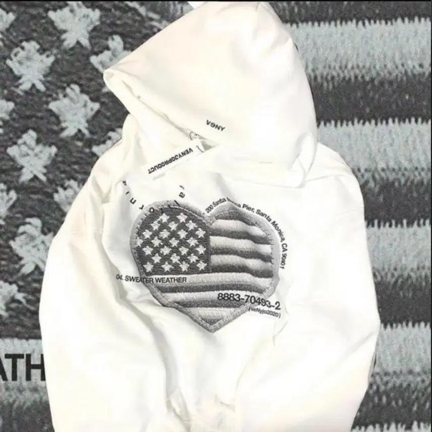 베니조프로덕트 후드티 1