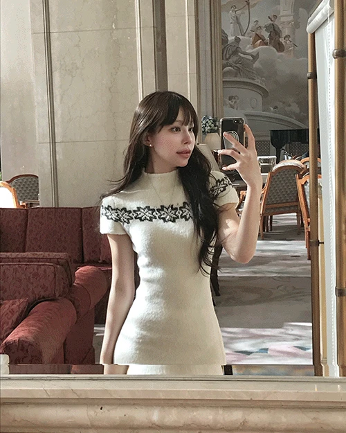 텀블 눈꽃 앙고라 니트 OPS