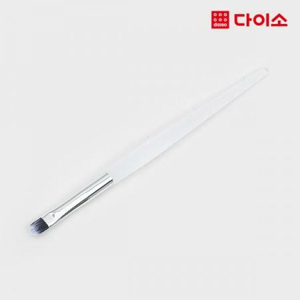 [다이소]클리어삼각아이섀도우브러시-1031068