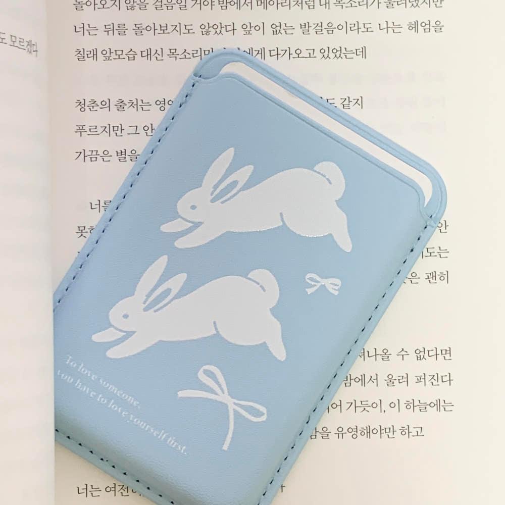 Vintage rabbit | 맥세이프 가죽 카드 케이스 - 화이트 래빗 (스카이블루)