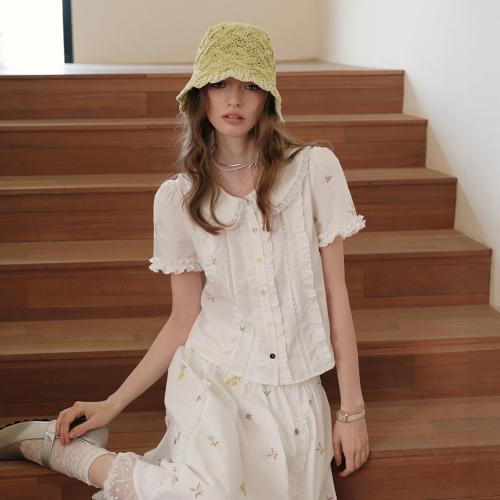 Cest_Flower embroidery ruffle blouse