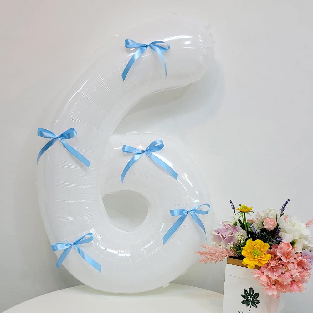 생일풍선 화이트 대형 리본숫자풍선 6 (블루 리본끈 포함)