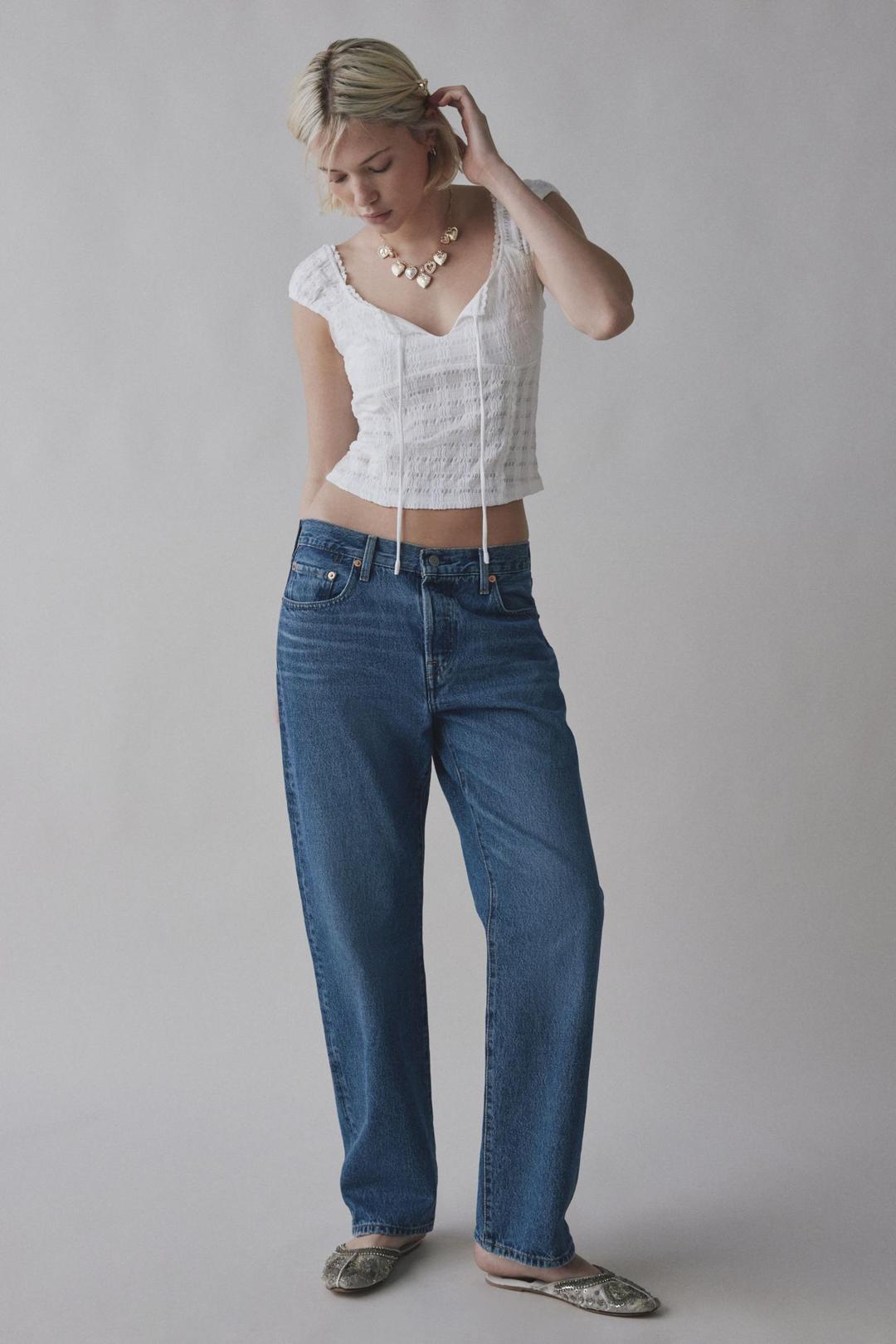 김치 블루 줄리엣 키홀 스쿠프넥 크링클 블라우스