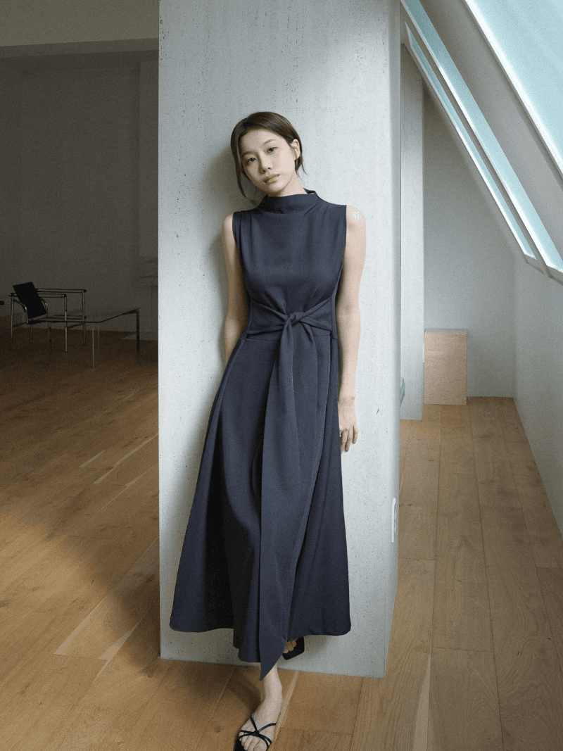 123앙드트와 [NouArté] 샬럿 벨티드 드레스 (모던 차콜)