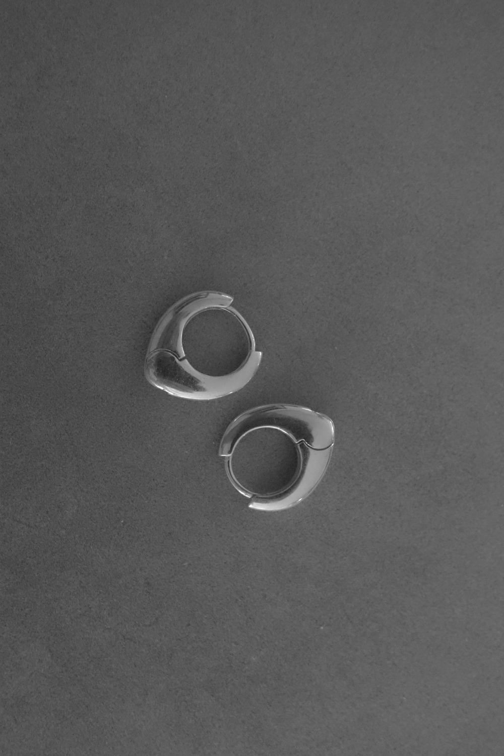 [Label Line]﻿ 25SP Bold Arc Earrings