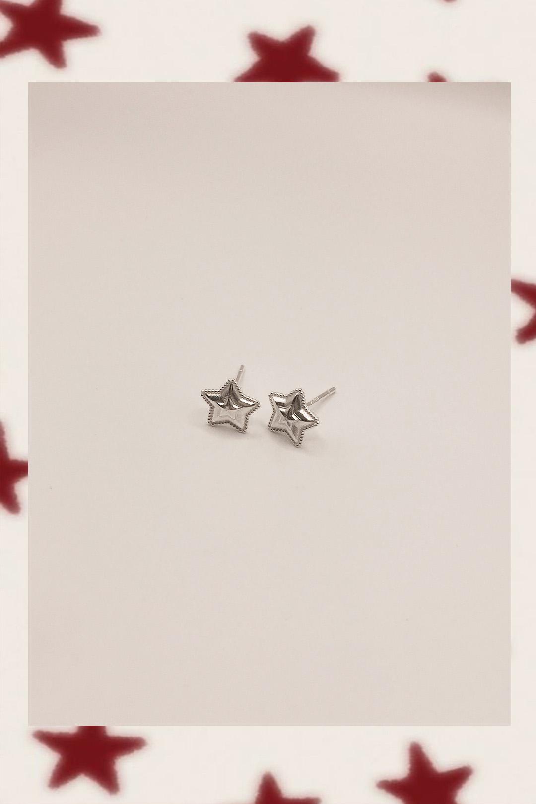 STAR EARRING
