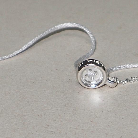 button necklace