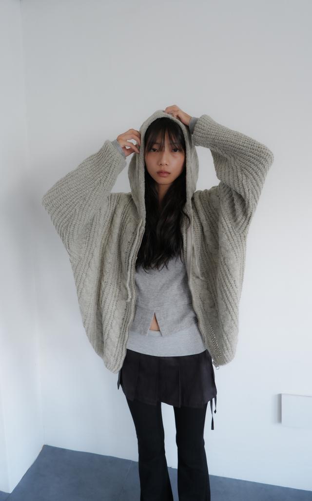 Over twist hood zip-up
