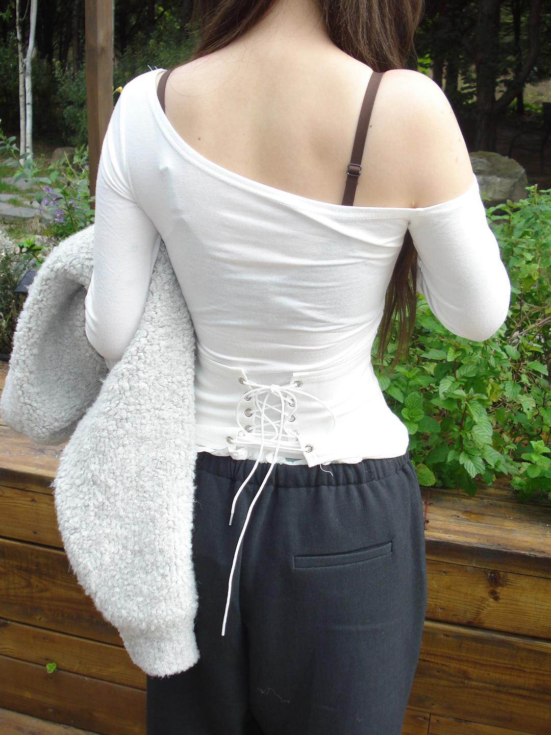 luna strap tee