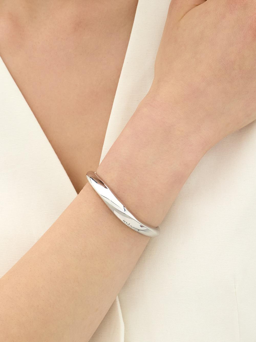 샴페인문 (W) 청키 커프 뱅글 HL2B56224WB